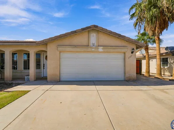 1331 Los Coyotes Ct, Imperial, CA 92251