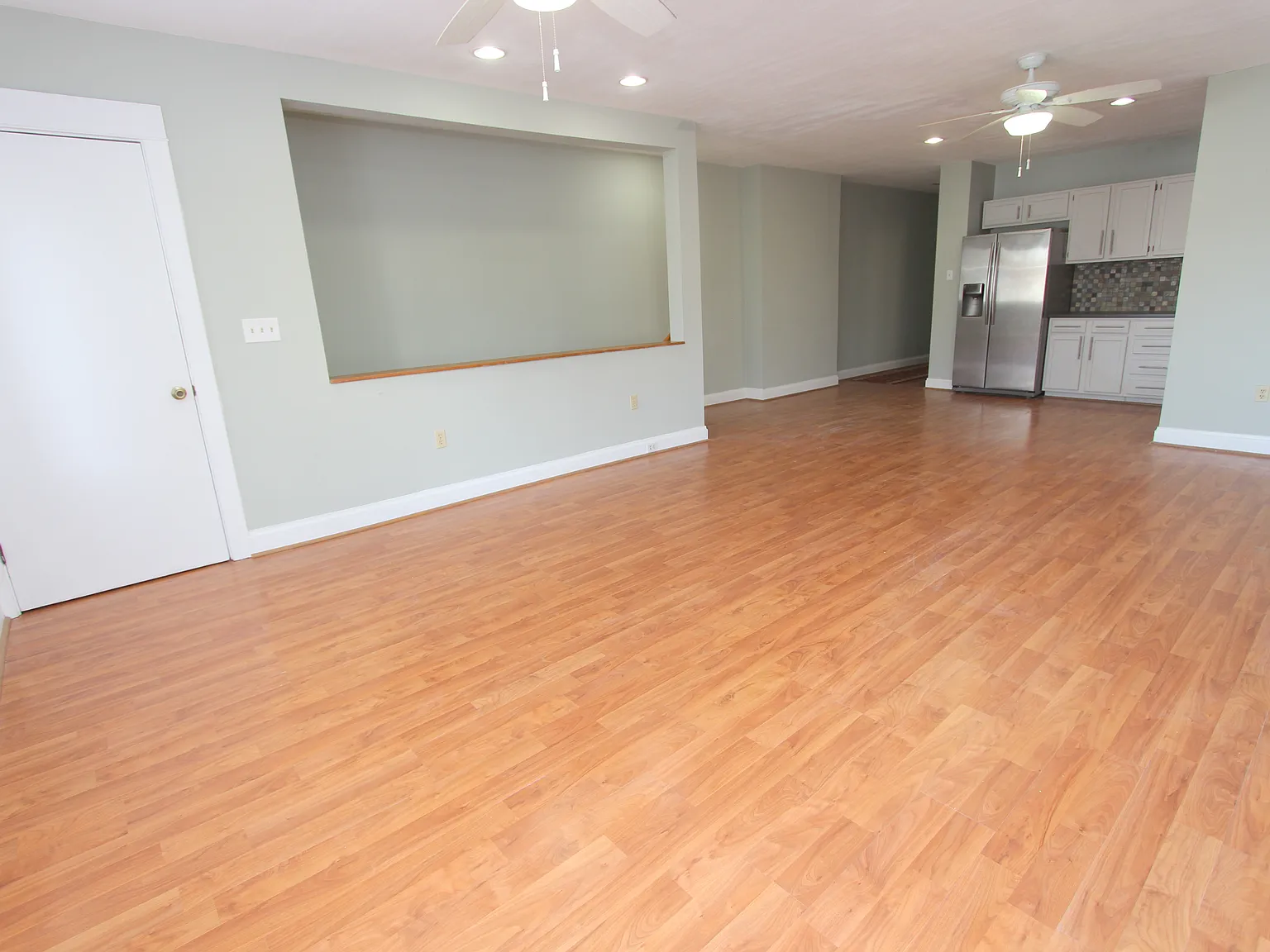 3 bed, 1.5 bath, 1200 sqft, $2,379 — Photo 2