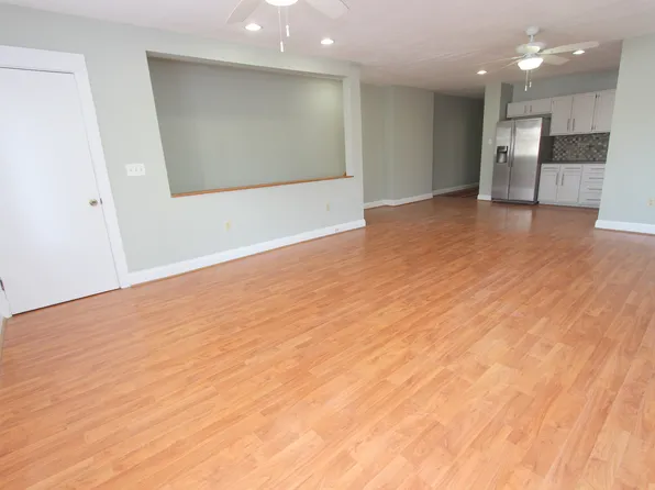 6554 Darlington Rd, Pittsburgh, PA 15217