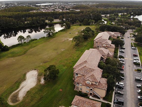 3rd image of 13941 Fairway Island Dr APT 725