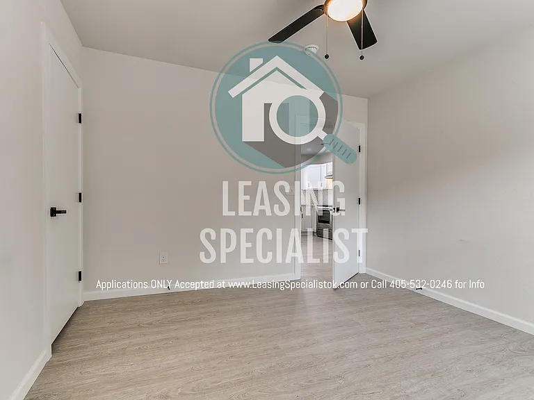 303 E Frank St — Photo 18