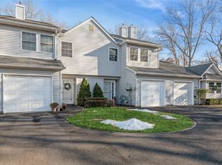 308 Sara Cir, Port Jefferson Station, NY 11776