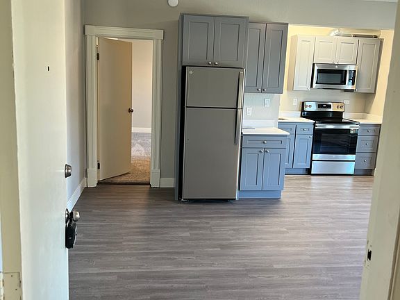 2nd image of 1224 N I St APT 202
