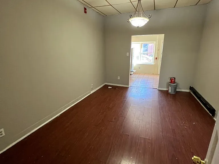 3056 Richmond St — Photo 11