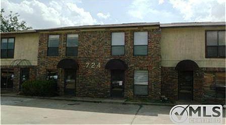 2nd image of 724 Bluebonnet Dr APT C