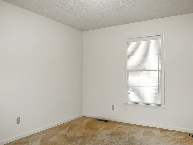 1342 Westen St — Photo 13