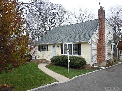 1st image of 16 Kalmia St