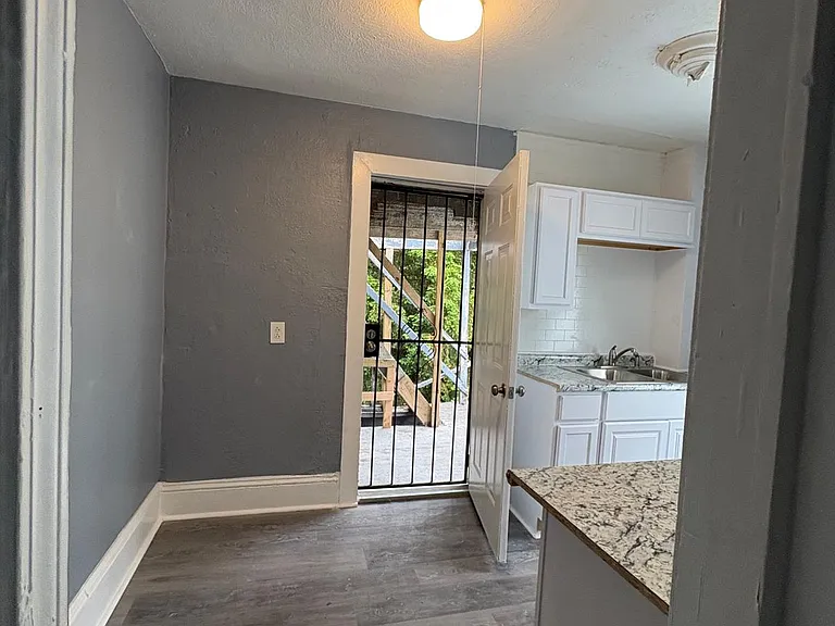 1425 E 81st St #2 — Photo 7
