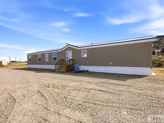 2nd image of 1178 Twin Butte Rd