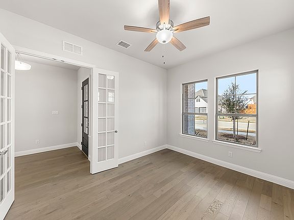 4th image of 1916 Wishon Rd