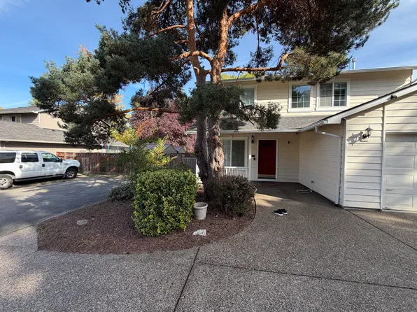 4688 SW Riviera Pl, Beaverton, OR 97078