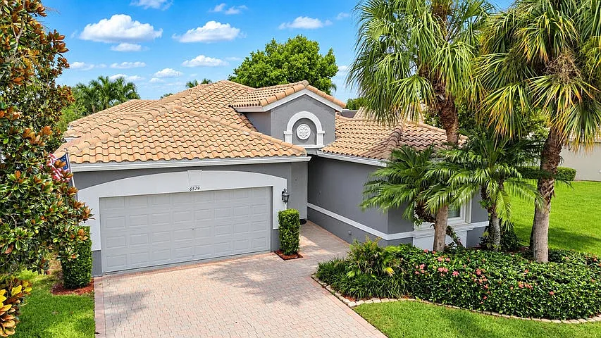 3 bed, 1978 sqft, $4,000 — Photo 1
