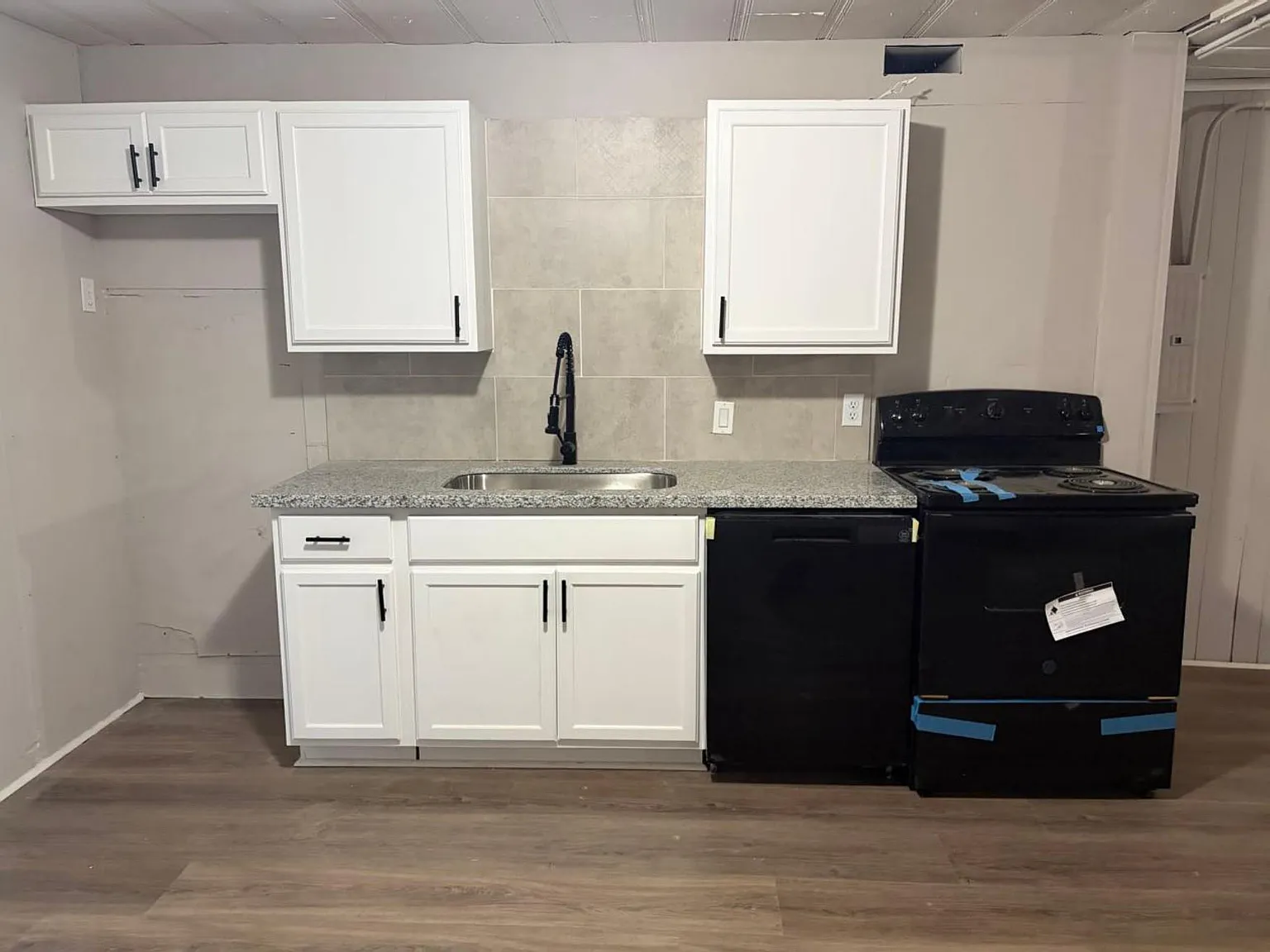 4 bed, 2.0 bath, 759 sqft, $1,850 — Photo 3