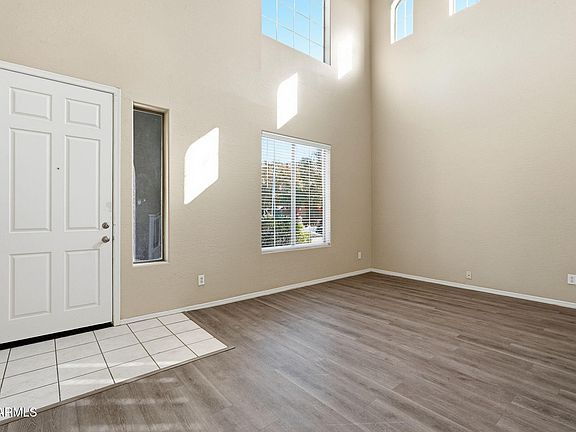 5th image of 148 S 108TH Avenue