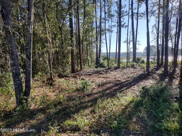 104 HAYES Avenue, Interlachen, FL 32148
