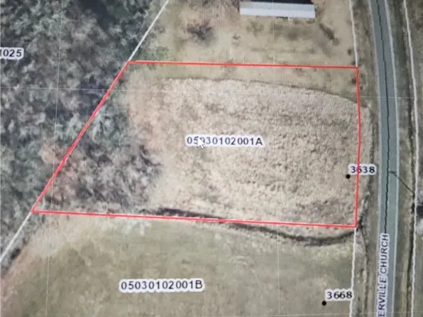 2 Centerville Church Rd, Fairmont, NC 28340