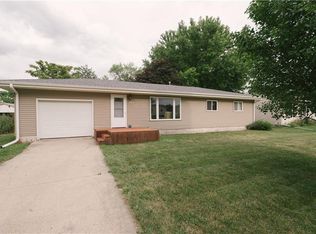 1923 8th St, Nevada, IA 50201