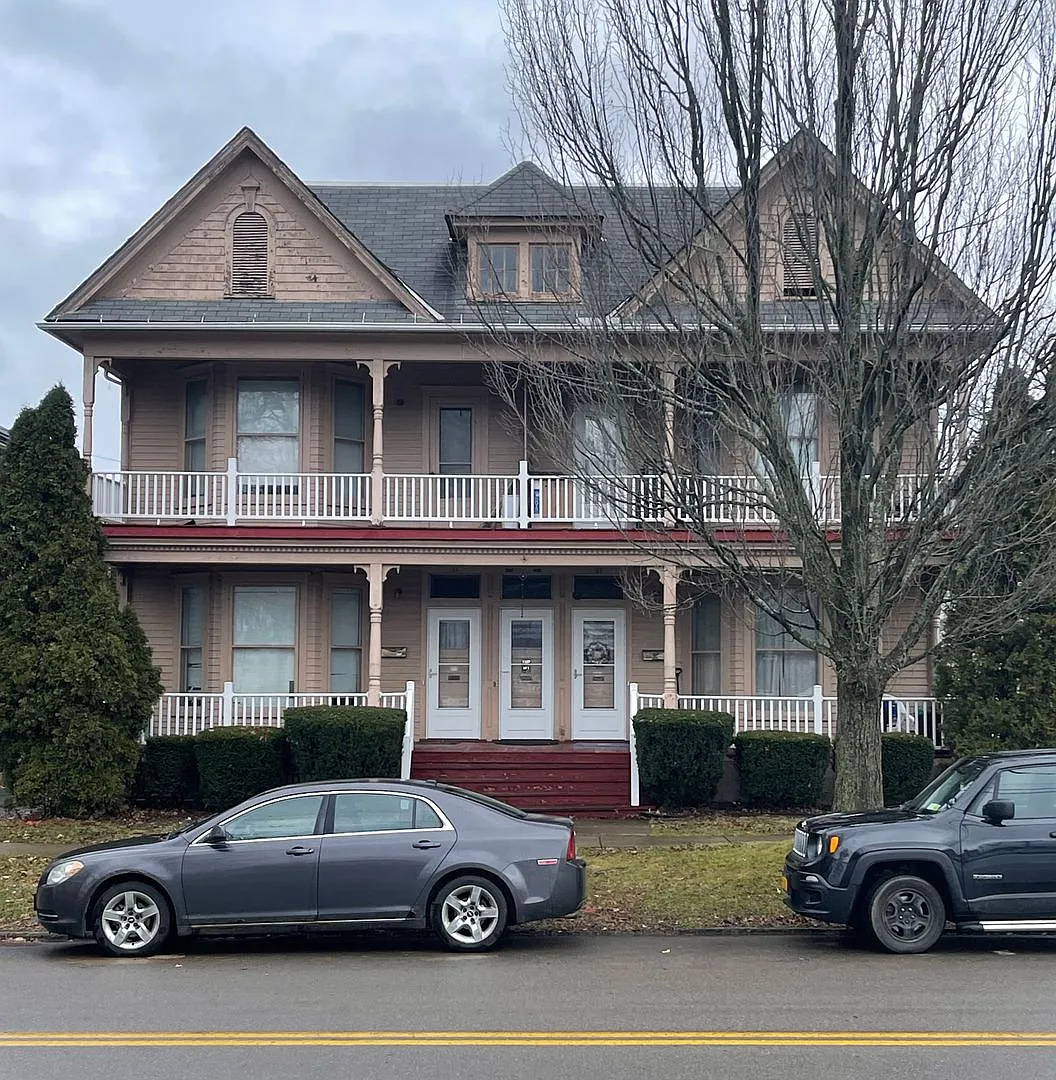 132 - 134 North Barry St. — Photo 1