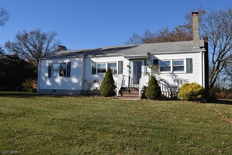 2nd image of 12 Mill Brook Rd