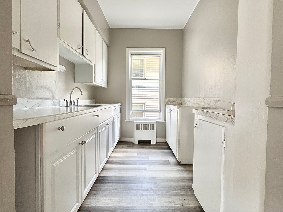 1st image of 64 Dubuque St #1