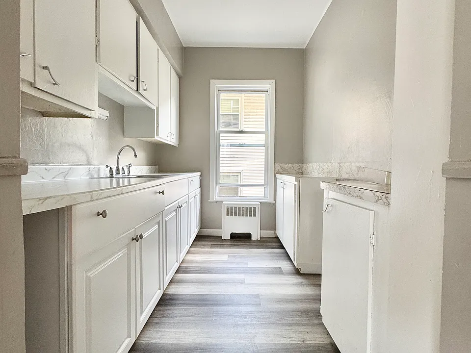 64 Dubuque St #1
