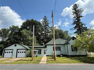 222 Spruce St, Spooner, WI 54801