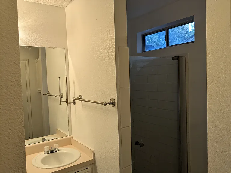 532 Majestic Park Ln — Photo 15