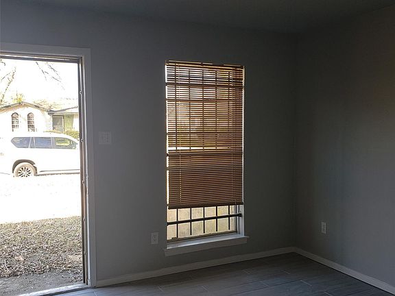 3rd image of 5306 Bungalow Ln