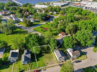 1202 E 4th St, Muscatine, IA 52761