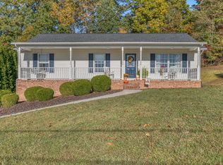 208 Meadow Springs Ln, Mt Carmel, TN 37645