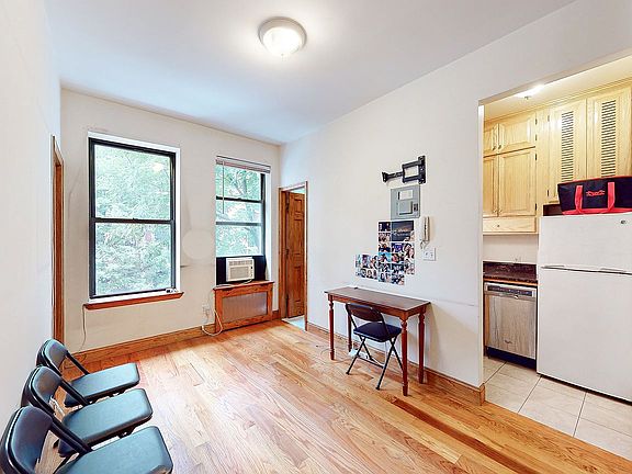 4th image of 312 W 48th St APT 17