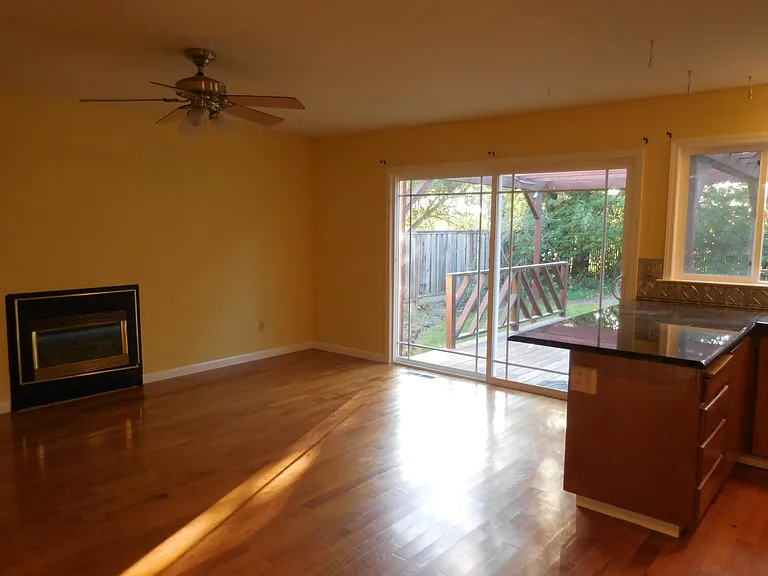 379 Firelight Dr — Photo 5