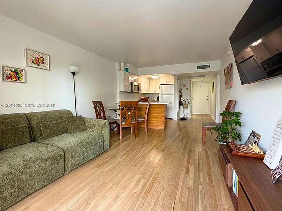 2nd image of 1650 NE 115th St APT 403