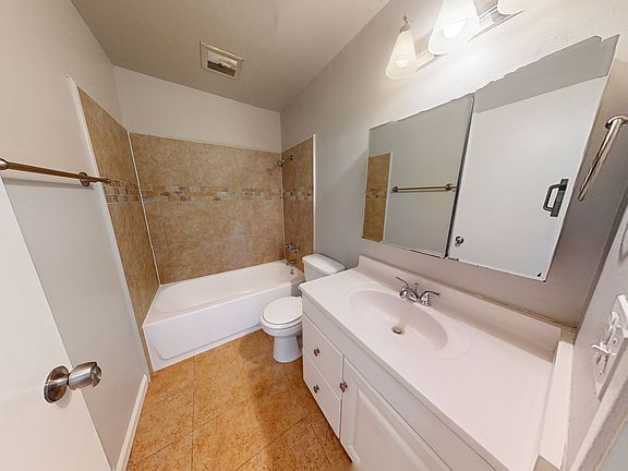 4th image of 1669 Catalina Ct #1