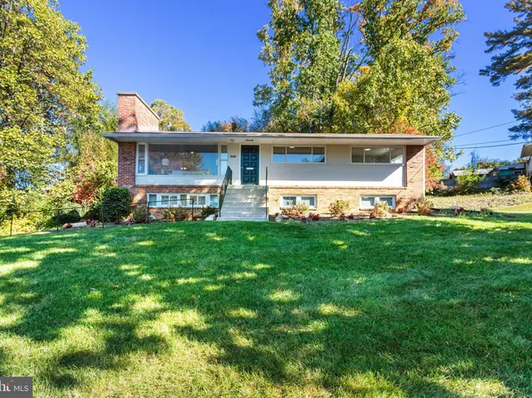 4011 Terrace Dr, Annandale, VA 22003