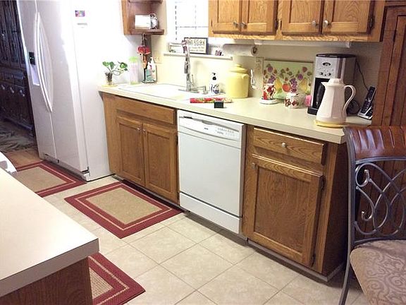 4th image of 1732 Red Oak Cir