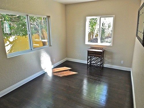 5th image of 266 Newport Ave