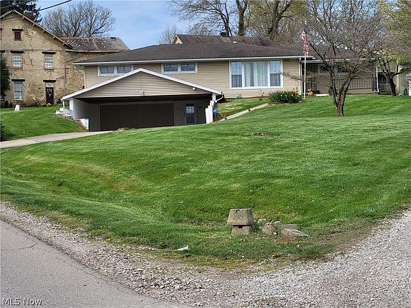 3rd image of 3465 Moxahala Park Rd
