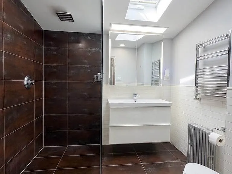 213 Eckford St #2R — Photo 6