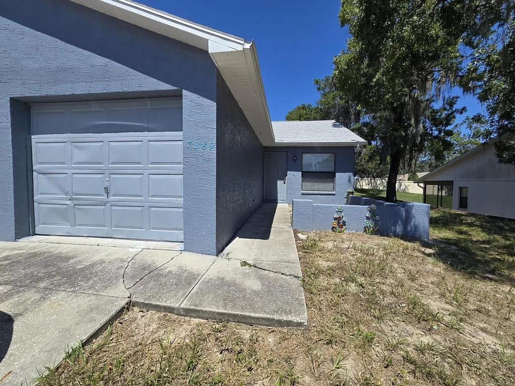 7389 Canterbury St — Photo 2