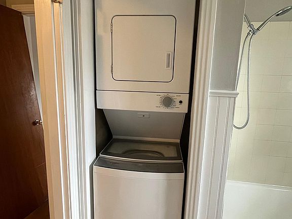 Fully functioning washer and dryer.