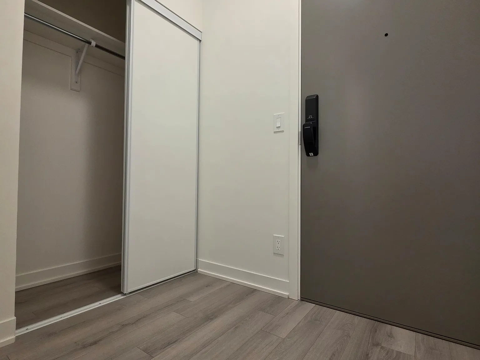 2 bed, $2,300 — Photo 4