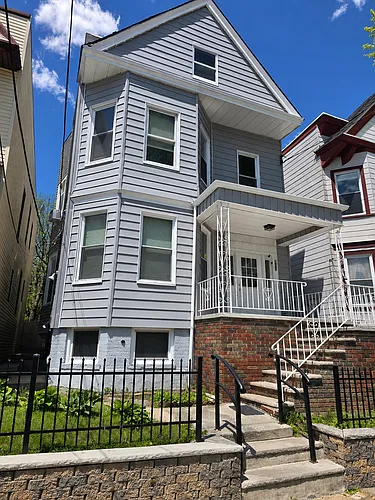 189 Clerk St #1 Photo 1