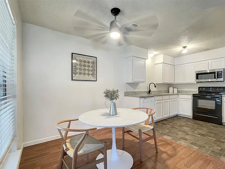 7000 Lincoln Dr — Photo 10