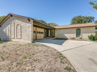 7517 Leading Oaks St, Live Oak, TX 78233