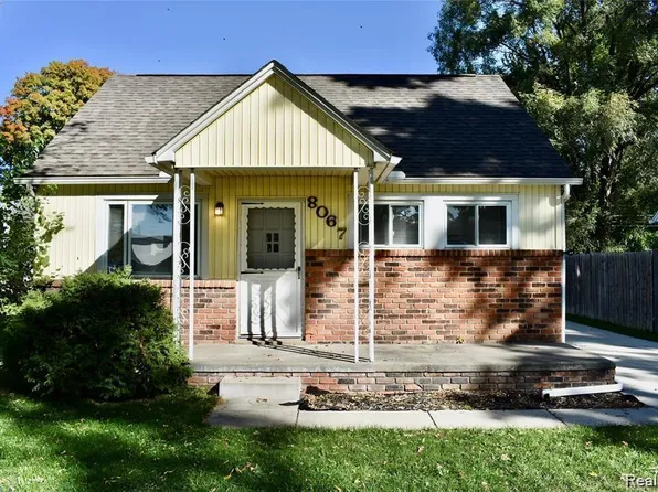 8067 Nancy Ave, Shelby Township, MI 48317