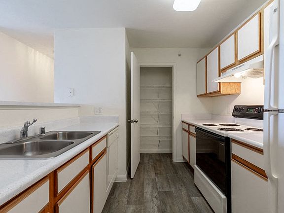 5th image of 630 Peck Dr #5118084