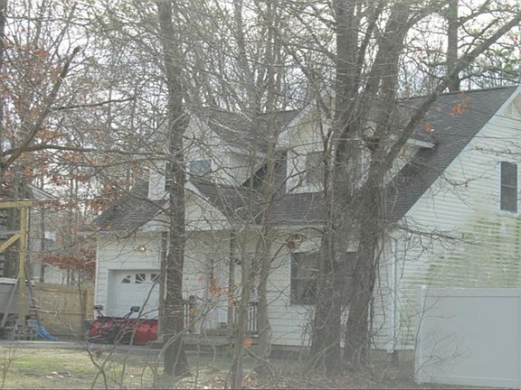 3rd image of 595 Birch Hollow Dr