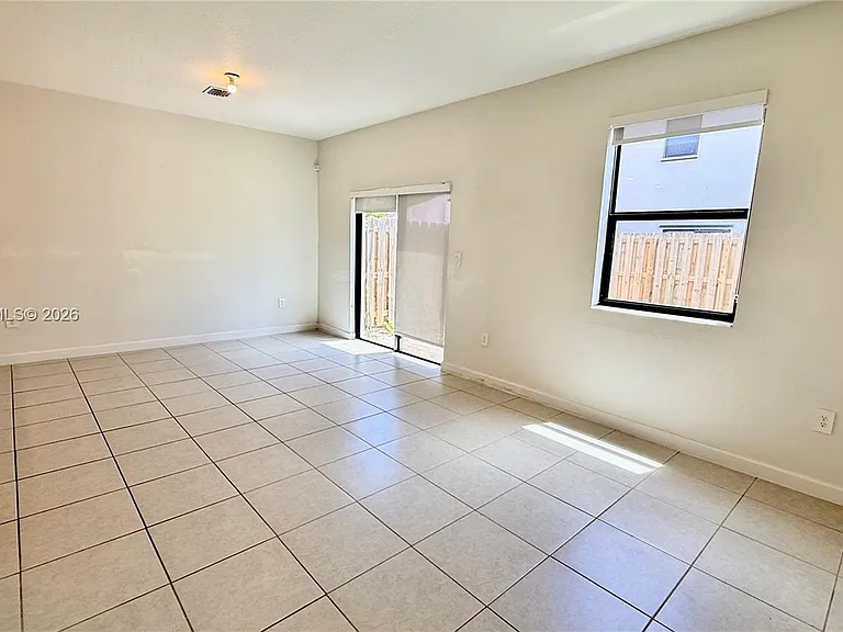 11910 SW 245th Ter #11910 — Photo 7