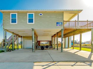 126 Dee Ln, Grand Isle, LA 70358